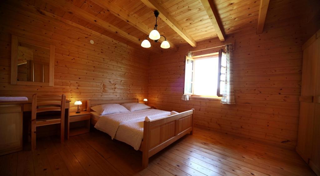 Holiday Homes Eko Klanac Rakovica Habitación foto